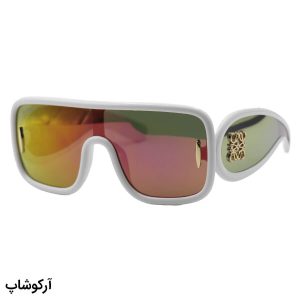 عکس از عینک آفتابی فانتزی لووه با فریم مربعی، اور سایز، رنگ سفید و لنز آینه‌ای و رنگ طلایی مدل 4000