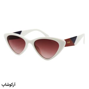 عکس از عینک آفتابی زنانه با فریم مثلثی شکل، رنگ سفید و عدسی قهوه‌ای سایه روشن برند Fendi مدل 1843