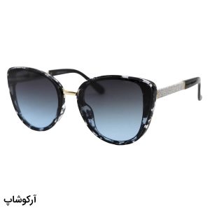 عکس از عینک آفتابی زنانه جیمی چو با فریم گربه‌ای، رنگ مشکی طرح دار و دسته شاین‌دار و لنز دودی هایلایت مدل 6859