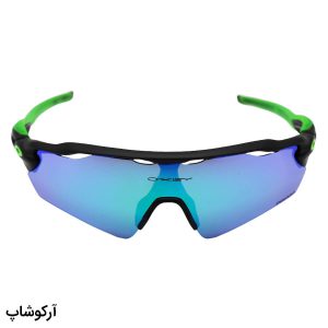 عکس از عینک ورزشی اوکلی با فریم سبز و مشکی، 5 کاور لنز قابل تعویض و تجهیزات کامل مدل OO9275-05