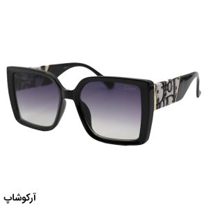 عکس از عینک آفتابی کریستین دیور با فریم رنگ مشکی براق، شکل مربعی، دسته پهن و لنز دودی هایلایت مدل 6818