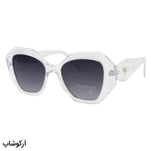 عکس از عینک آفتابی پلاریزه PRADA با فریم و دسته بی‌رنگ، شکل پروانه‌ای و لنز دودی سایه روشن مدل P8815