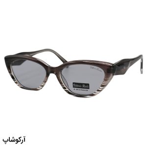 عکس از عینک آفتابی زنانه Vittorio Richi با فریم چشم گربه‌ای، رنگ طوسی، دسته سیم‌دار و لنز دودی تیره و پلاریزه 8833