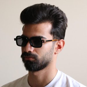 عکس از عینک آفتابی DIOR با فریم مربعی شکل مدل FG888 بر روی صورت محمدحسین ابراهیم زاده