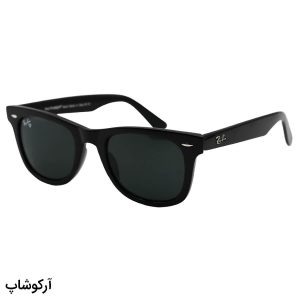 عکس از عینک آفتابی ریبن با فریم ویفرر، رنگ مشکی براق و لنز دودی تیره و از جنس سنگ مدل RB2140-884