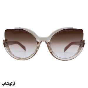 عکس از عینک آفتابی زنانه با فریم گربه‌ای، رنگ عسلی، دسته کالباسی و لنز قهوه‌ای هایلایت مارک جیکوبز مدل 8252