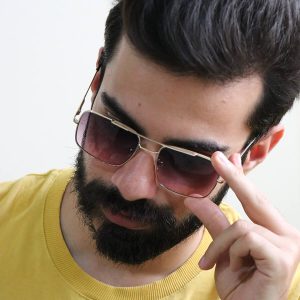 عکس از عینک آفتابی دیتیای با فریم شکل مربعی مدل 1003 بر روی صورت محمدحسین ابراهیم زاده