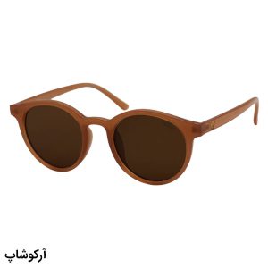 عکس از عینک آفتابی Gentle Monster با فریم شکل گرد، رنگ قهوه‌ای براق و لنز قهوه‌ای تیره مدل Z3289