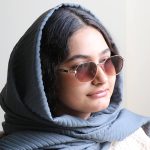 عکس از عینک آفتابی Prada با فریم شکل چندضلعی مدل 0548 بر روی صورت فاطمه ابراهیم زاده