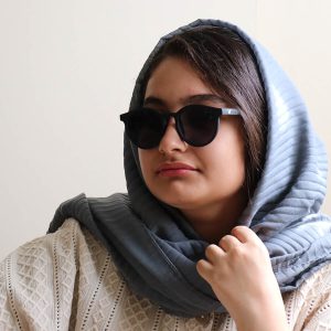 عکس از عینک آفتابی با فریم شکل گرد مدل Z3289 بر روی صورت فاطمه ابراهیم زاده