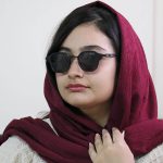 عکس از عینک آفتابی سلین با فریم فلزی، مربعی شکل و لنز یووی 400 مدل 10485 بر روی صورت فاطمه ابراهیم زاده