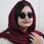 عکس از عینک آفتابی سلین با فریم فلزی، مربعی شکل و لنز یووی 400 مدل 10485 بر روی صورت فاطمه ابراهیم زاده