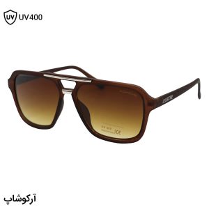 عکس از عینک آفتابی پورشه دیزاین با فریم خلبانی، رنگ قهوه‌ای مات و لنز قهوه‌ای سایه روشن مدل L90
