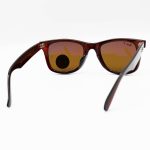 عکس از عینک آفتابی Ray-Ban با فریم قهوه‌ای براق، شکل ویفرر، لولا دوبل، لنز قهوه‌ای تیره، جنس شیشه، پلاریزه و آنتی رفلکس مدل RB2140-901